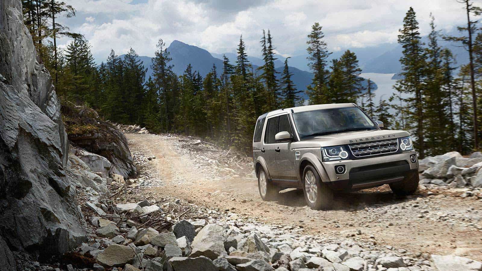 Ролики дискавери. Land Rover Discovery 4 в горах. Land Rover Discovery 4 2016. Ленд Ровер Дискавери 3. Land Rover Discovery 3 новый.