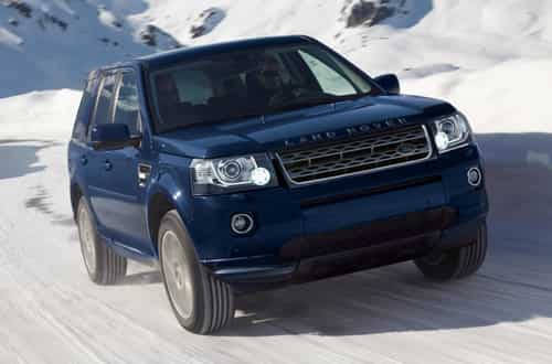 The Loire Blue Freelander HSE driving in the snow