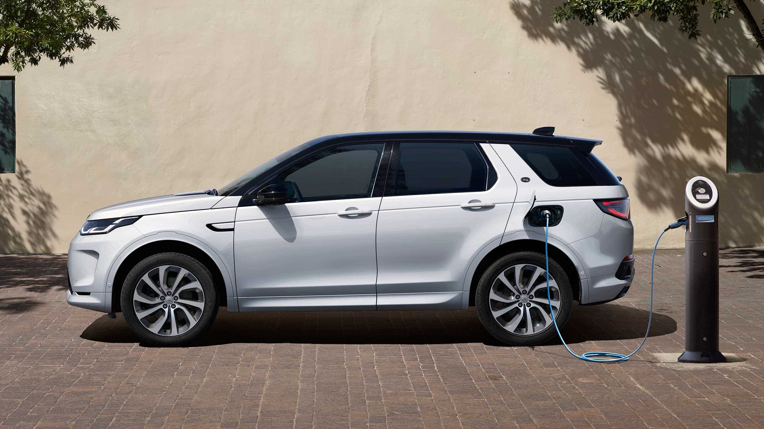 Plugin hybrid company car Fleet & Business Land Rover