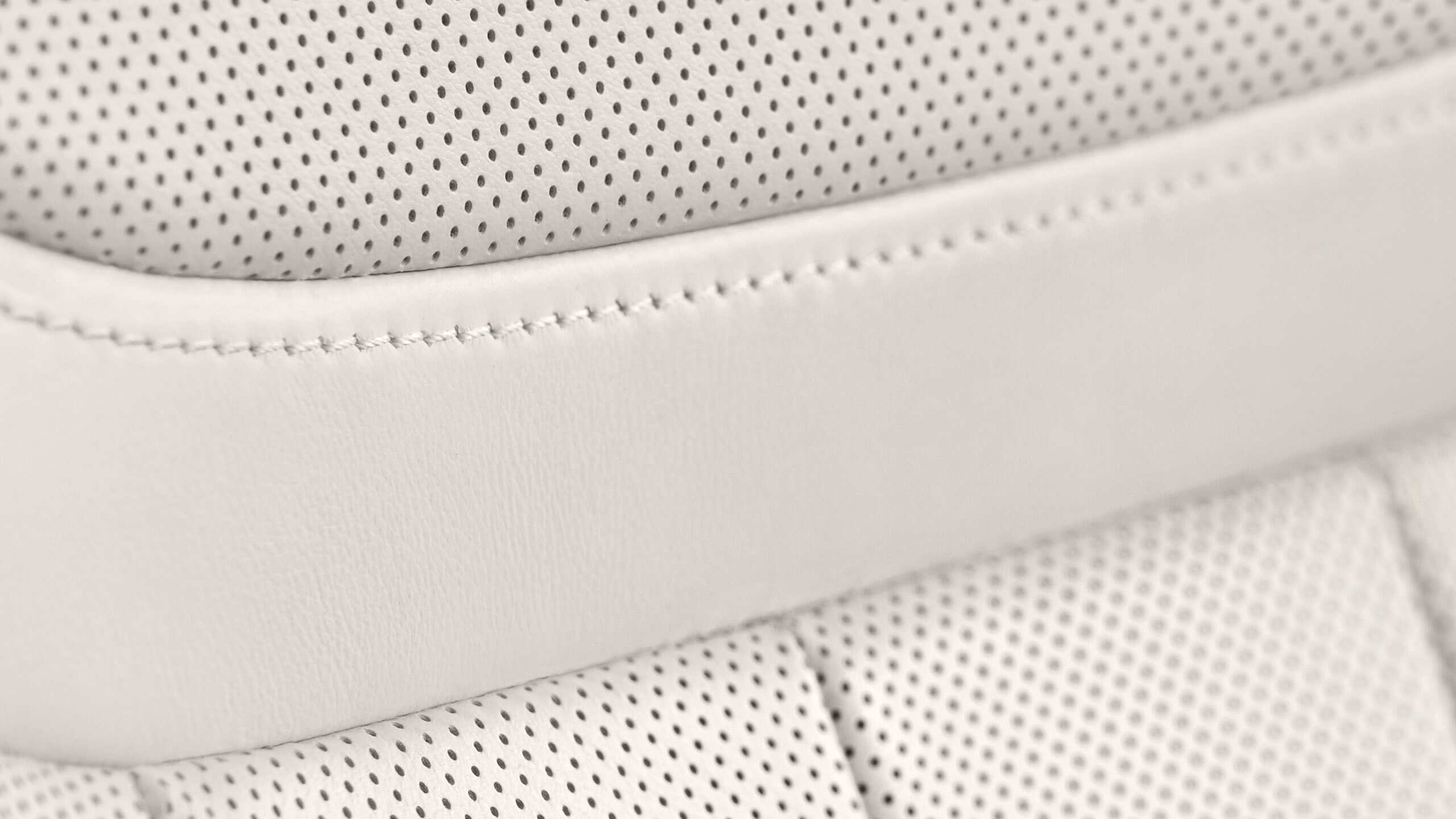 New Range Rover seat details in white