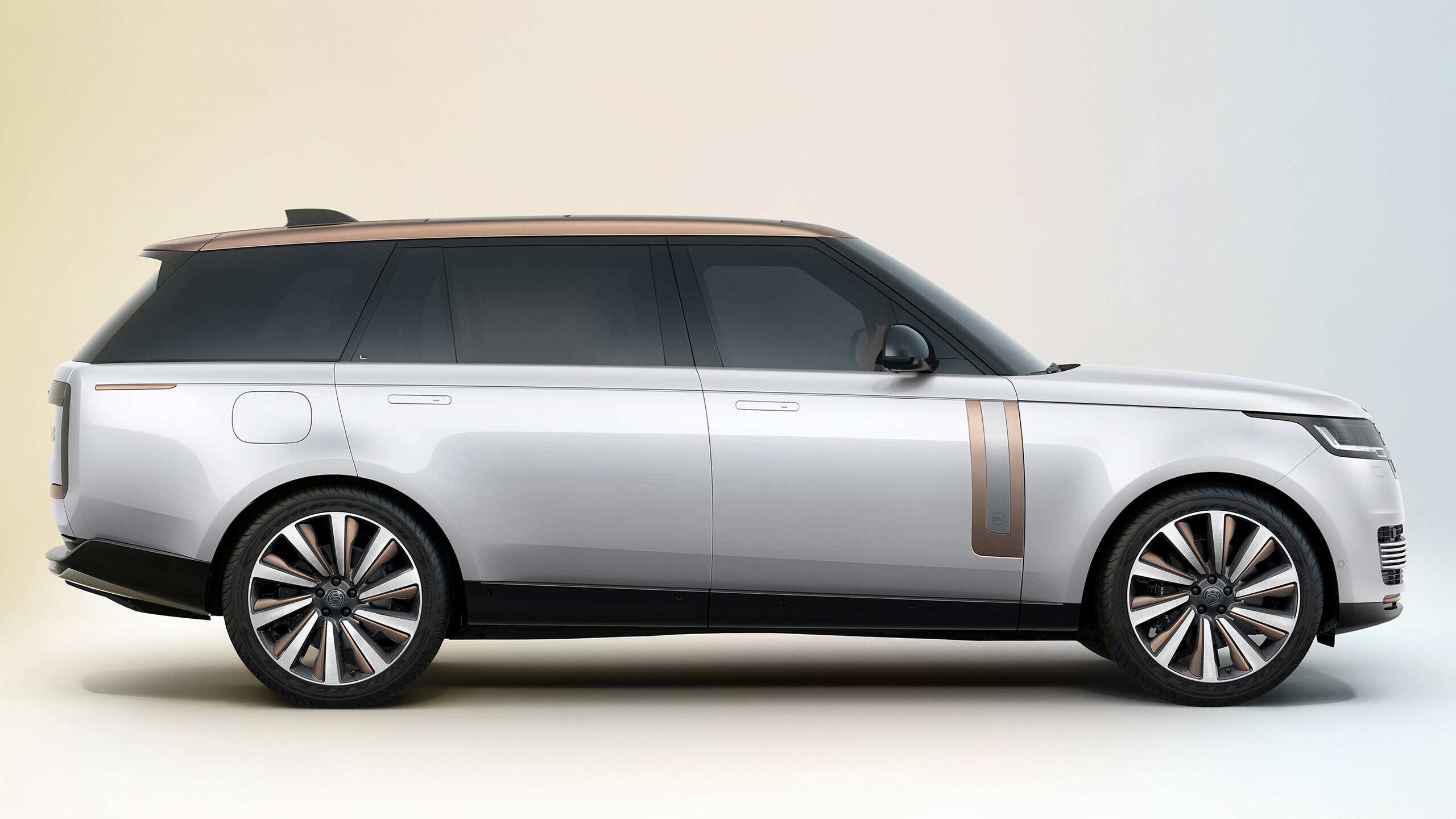 Representation of Range Rover on gradient background
