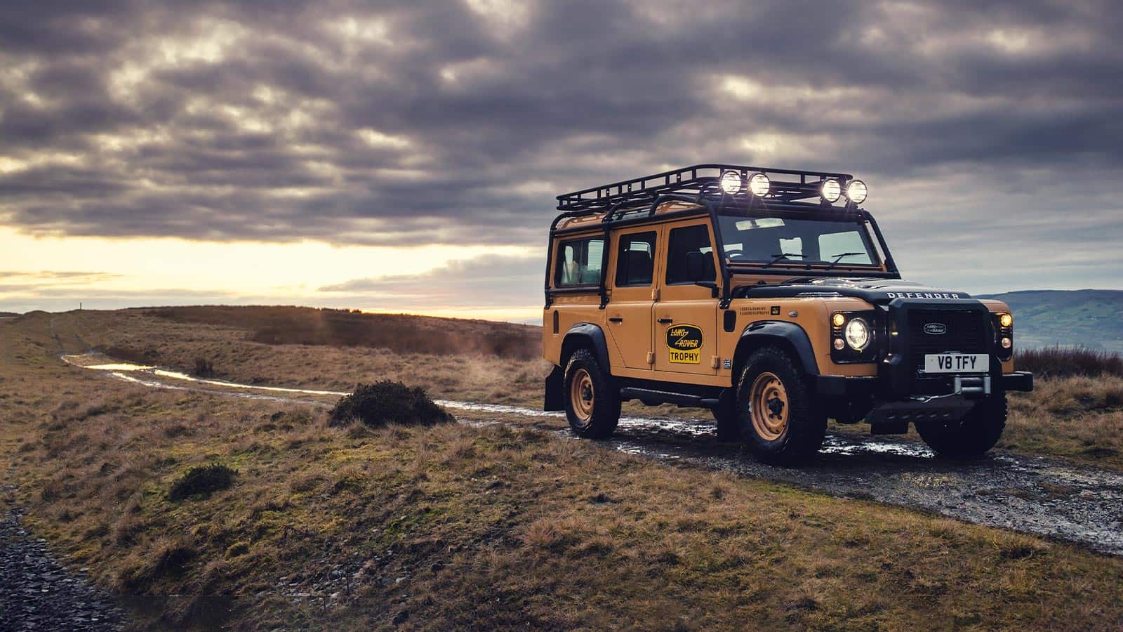 Land Rover Defender works v8